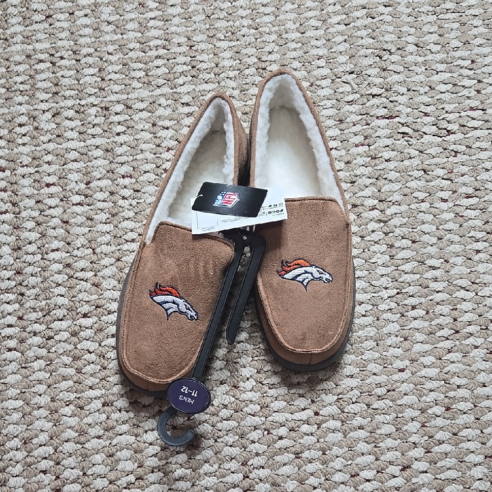 NFL Denver Broncos Football Suede Slippers Moccasins Large 11 - 12 Slip on Shoes